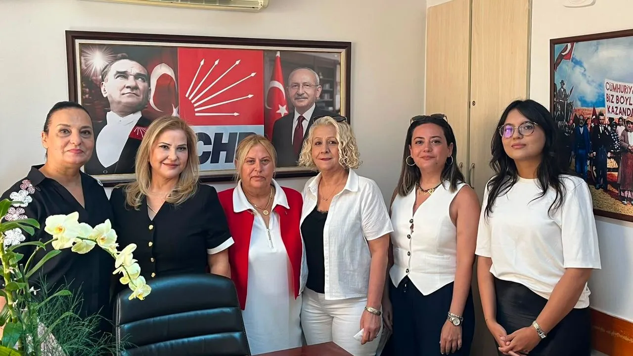 CHP Karşıyaka kadın kollarında yeni dönem - Fotoğraf Galerisi 1