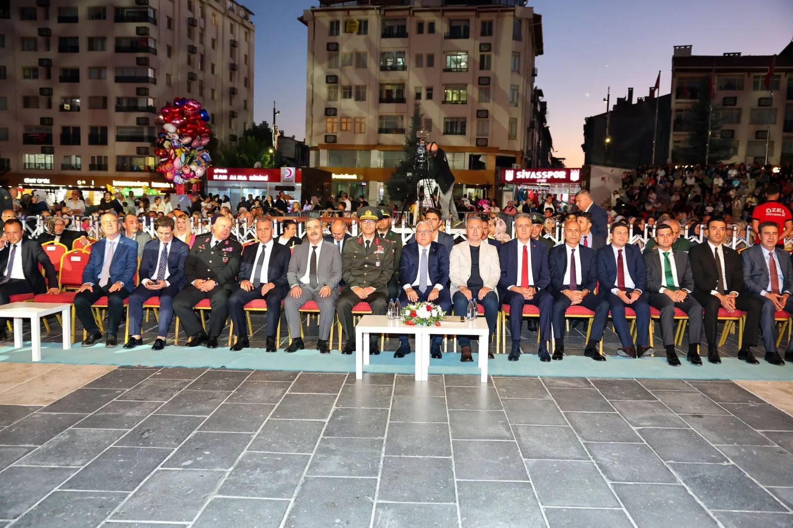 1058 kişilik Sivas karşılama ağır halayı - Fotoğraf Galerisi 2